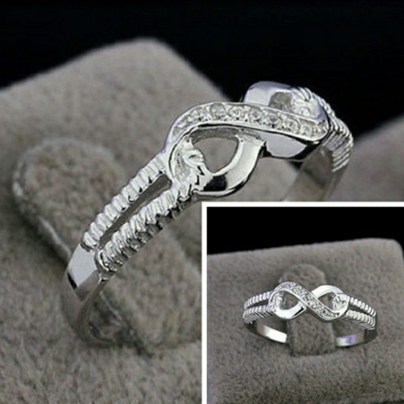 TRENDY .925 STERLING SILVER INFINITY RING - Picture 4 of 8